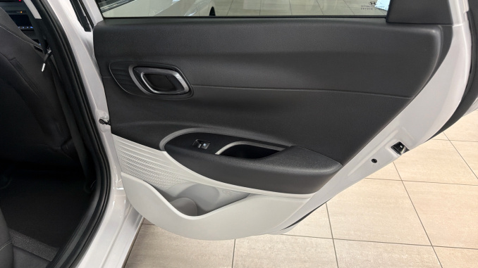 Hyundai i20 1.0T GDi 90 Tech Line 5dr Petrol Hatchback - Image 22